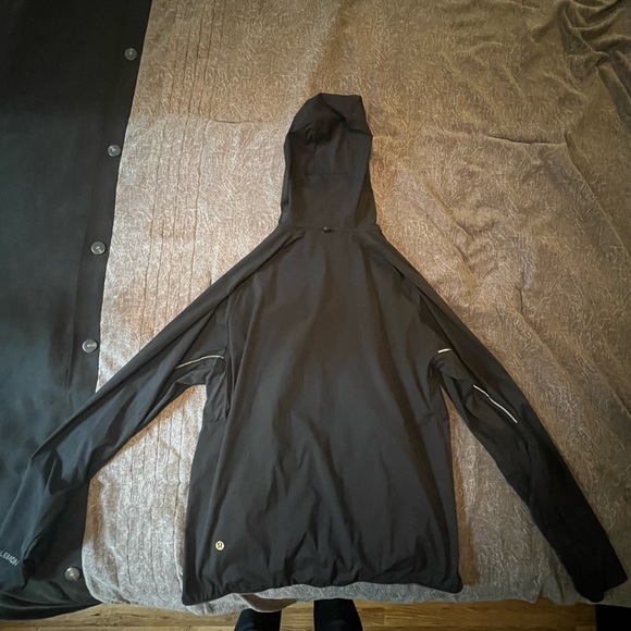 Lululemon men’s fast and free running jacket - Picture 2 of 3